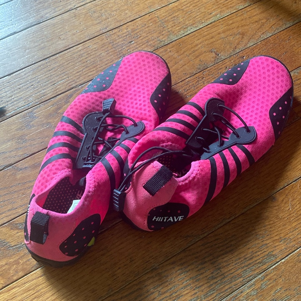 Water Shoes Sz 8 Neon